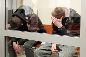 Šaligatvis buvo per siauras – nusprendė užmušti juo einantį pensininką