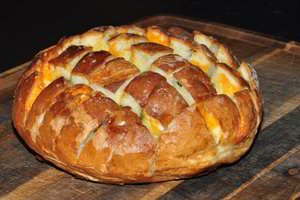 Kepta česnakinė duona su sūriu – jos visada bus per mažai