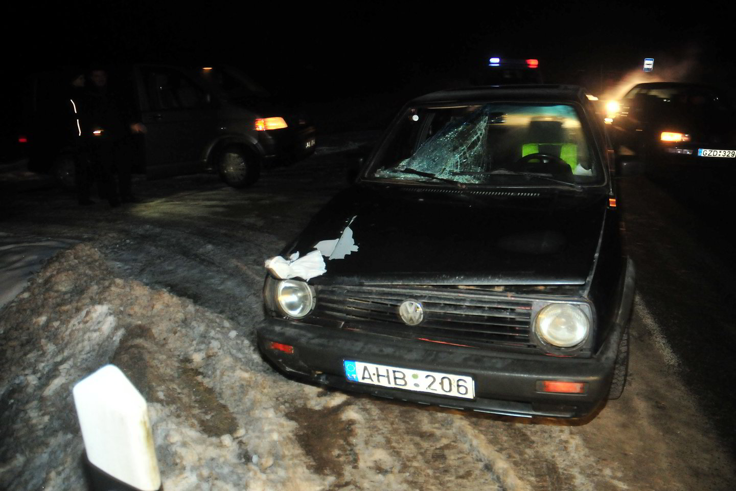  Vilniaus r. automobilis suvažinėjo moterį, ją partrenkęs girtas vairuotojas sulaikytas.<br> A.Vaitkevičiaus nuotr.