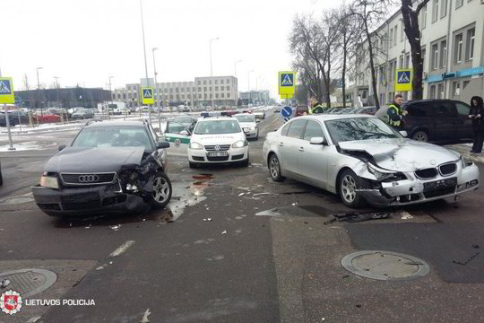 Trečiadienio avarijose žuvo 1 žmogus, dar 6 – patyrė sužalojimus