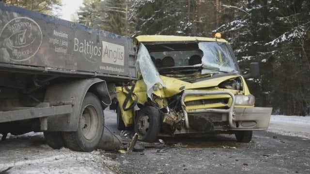 Vilniuje susidūrus sunkvežimiams į ligoninę išvežti du žmonės