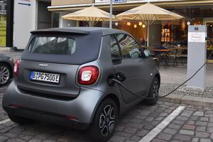 Politikai sujudo – siūlo PVM lengvatą ekologišką energiją vartojantiems automobiliams