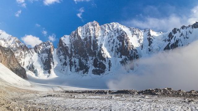 Aiškėja daugiau tragiškos alpinisto mirties Kirgizijos kalnuose detalių 