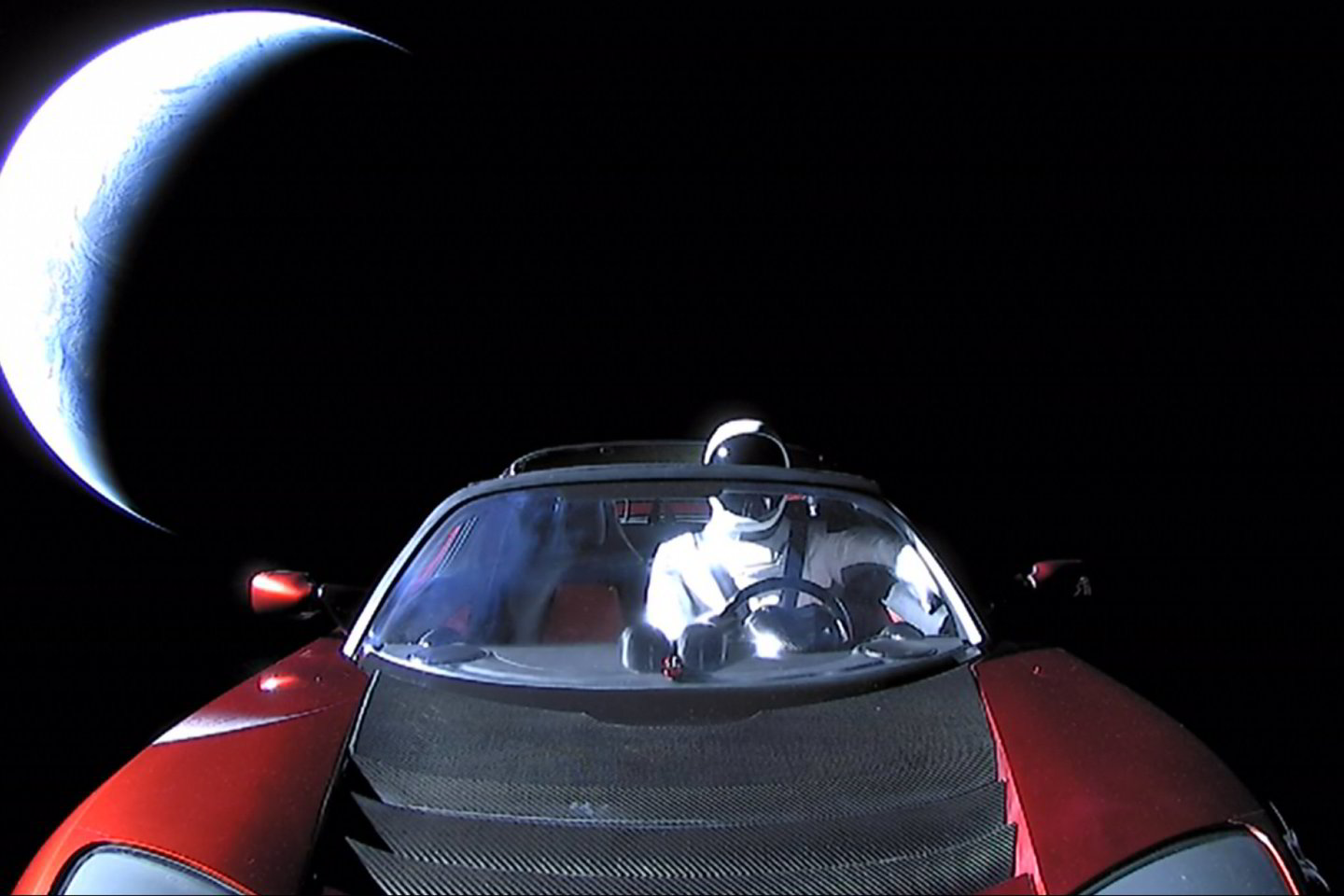  Kompanijos „Tesla“ įkūrėjas E.Muskas į kosmosą paleido jam priklausantį elektromobilį.<br> Sputinik/Scanpix nuotr.