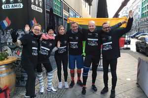 „Kino pavasario“ komanda reklamavo festivalį Berlyno gatvėse   