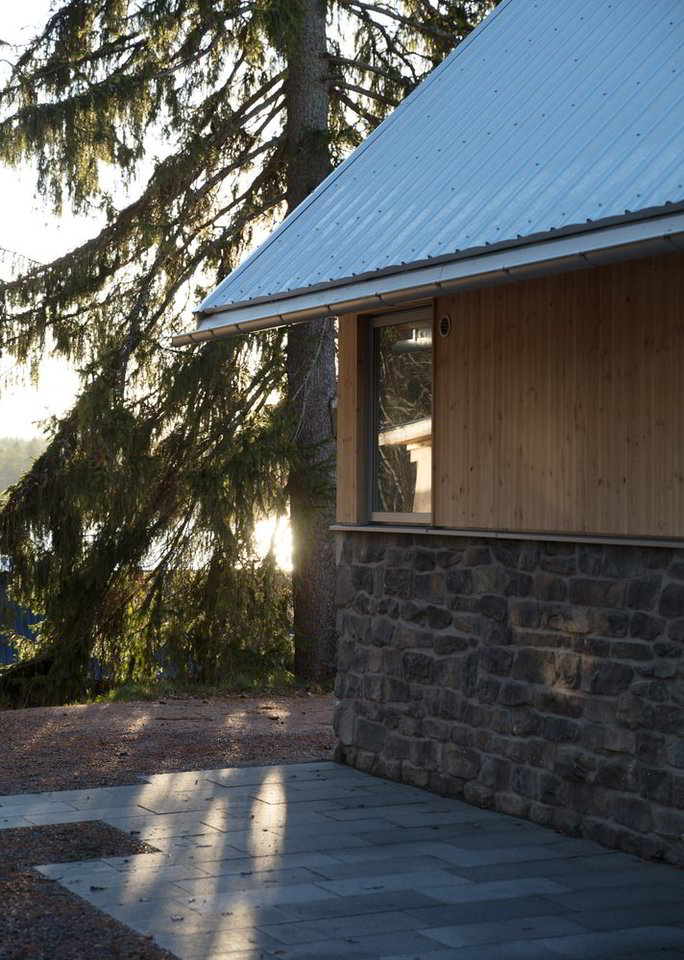 Kurdama būstą architektė siekė, kad vasarnamio dizainas – tiek vidaus, tiek ir išorės – turėtų glaudų ryšį su aplinka.<br> P.Guthrie'io/archdaily.com