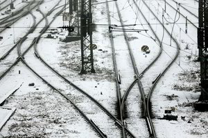 Estija: keleiviniam traukiniui susidūrus su sunkvežimiu, nukentėjo mažiausiai devyni žmonės