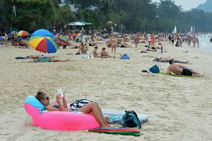 Lietuvių pamėgtame Tailande 23 turistai atsidūrė ligoninėje: paplūdimyje slėpėsi pavojus