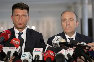 Lenkų opozicija nori pakeisti ginčijamą Holokausto įstatymą 