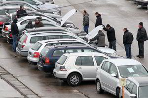 Gudri mašinų pardavėjų schema: dviem broliams priklauso 5 tūkst. automobilių