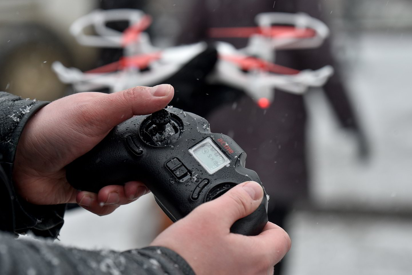 Vyriausybė siūlo leisti numušti virš karinių teritorijų skrendančius dronus.<br>V.Ščiavinsko nuotr.