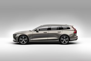 „Volvo“ pristatė naują V60 universalą, kurio varikliai stebina