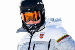 Lietuva pasirinko naują vėliavnešį – per uždarymą trispalvę neš kalnų slidininkas