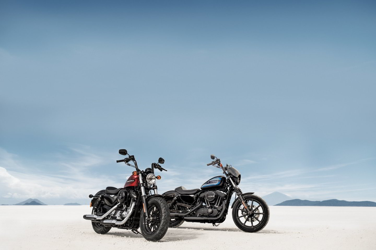 „Harley-Davidson Iron 1200“ ir „Forty-Eight Special“.<br>Gamintojo nuotr.