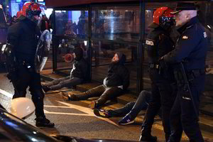 Rusų futbolo sirgalių sukeltos riaušės pražudė ispanų policininką 