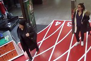 Pareigūnai ieško šių moterų – iš parduotuvės Kaune dingo piniginė
