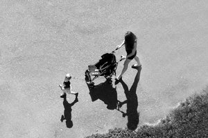 Gimstamumas, motinystės išmokos ir šeimos politika: ką turi padaryti Lietuva