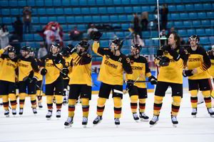 Olimpinis penktadienis: švedų biatlono staigmenos ir vokiečių žygdarbis ant ledo