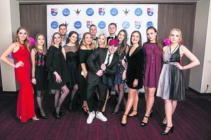 Stiliaus patarimai: kaip suspindėti šimtadienyje ir atrodyti išskirtinai