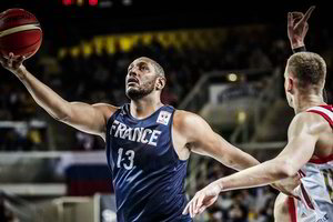 Pasaulio čempionato atranka: Kroatijos nuopolis, J. Blūmo sugrįžimas ir B. Diaw šou