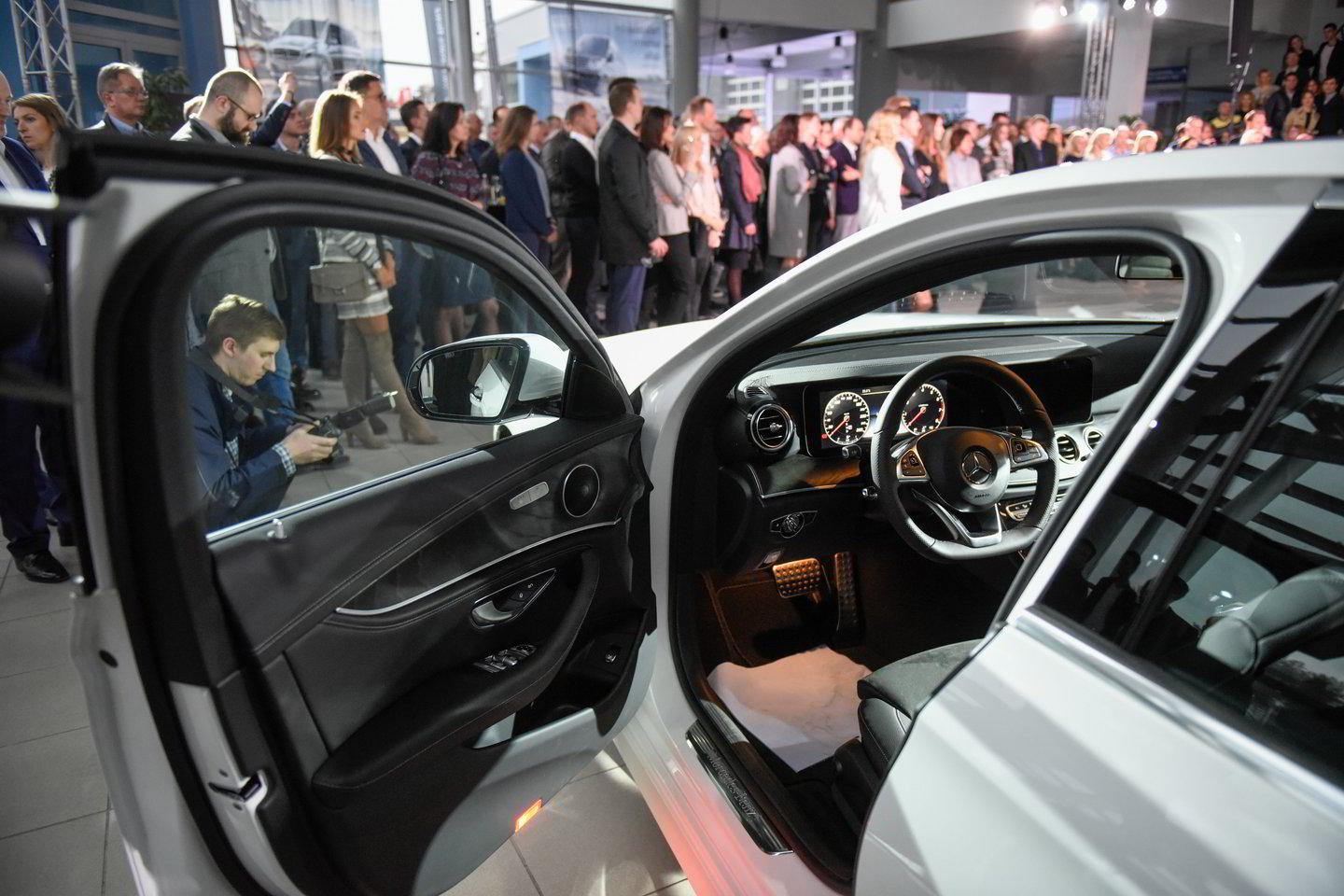 Kinijos milijardierius įsigijo didžiausią „Mercedes-Benz" gaminančios „Daimler"  akcijų paketą.<br>D.Umbraso nuotr.