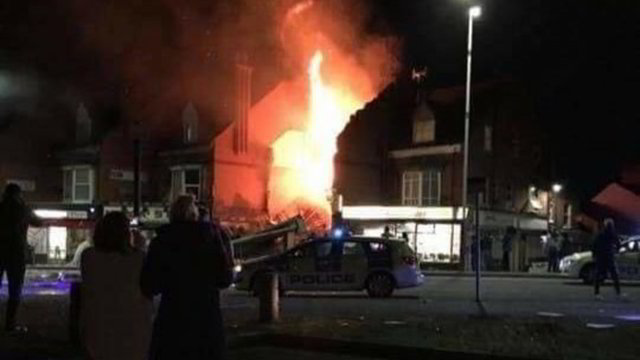 Jungtinėje Karalystėje sprogo pastatas, sužeisti mažiausiai 6 žmonės