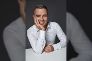 Netekus dantų nebereikia gėdytis – šypseną galima susigrąžinti per dieną