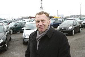 Medžiojo migrantus, bet kirto verslininkams: automobilių turgavietės atsidūrė ties bankroto riba