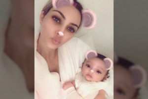 Kim Kardashian angeliškos išvaizdos naujagimė tapo interneto įžymybe