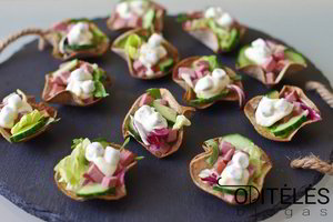 Gardžių užkandžių stalui – tortilijų krepšeliai su įdaru