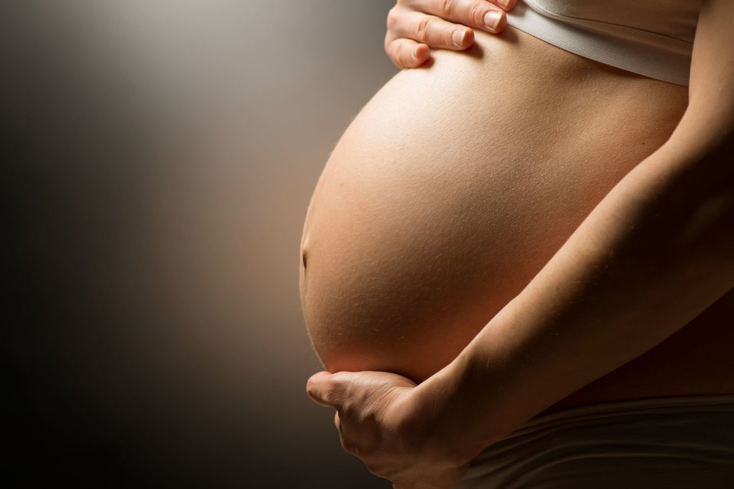  Daugiau nei pusė gimdyvių rizikuoja vaiko sveikata.<br> 123rf.com nuotr.