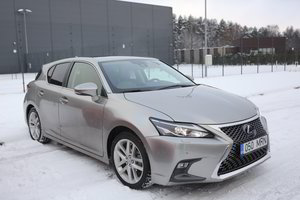 Pigiausio hibridinio „Lexus“ modelio testas: po 300 km kelionės pateikė staigmenų