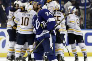 NHL lyderiai pralaimėjo po pratęsimo