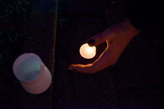 Dvejų metų berniuką nutrenkė elektra – mažylį pražudė naujametinė girlianda