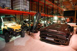 Vilniečiai atidarė technikos mėgėjų rojų – vietos užteks ir automobiliams, ir lėktuvams