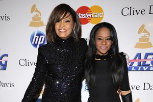 Whitney Houston vyras tikina, kad jos mirtis su narkotikų vartojimu nėra susijusi