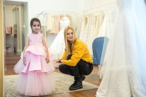 Artėjančiam Barbės gimtadieniui – keliais šimtais kristalų puošta suknelė