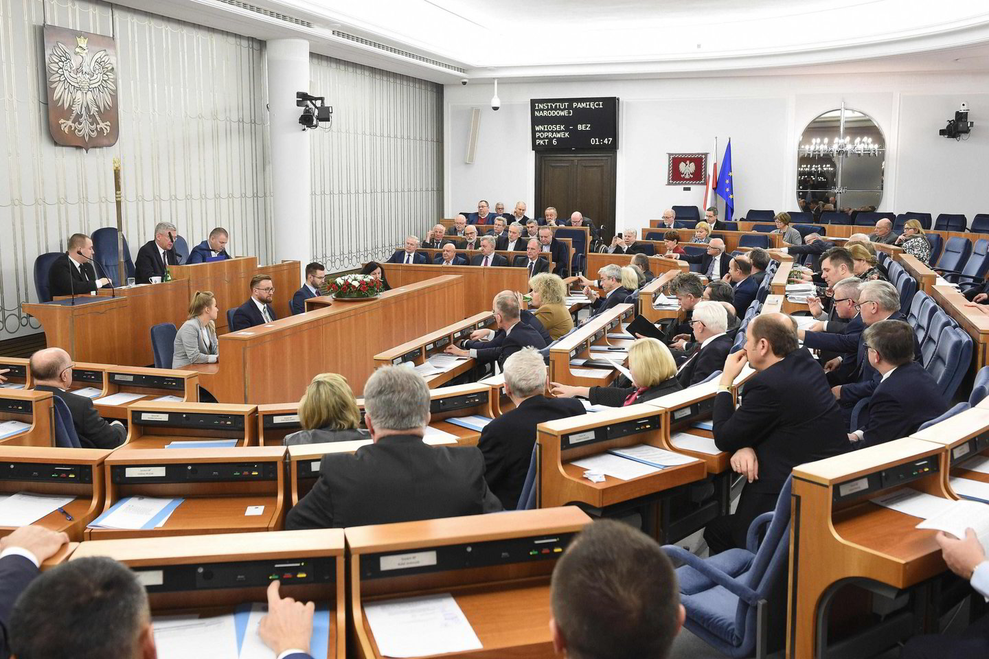  Žemieji parlamento rūmai taip pat išreiškė savo solidarumą su Lenkijos piliečiais, kuriuos persekiojo komunistų režimas, nepriklausomai nuo jų tautybės, religinių įsitikinimų ir gyvenamosios vietos.<br> AFP/Scanpix nuotr.