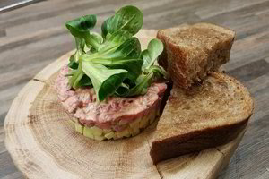 Rūkytos jautienos tartaras su avokadais. Idėja vyrams, kuo nustebinti moteris