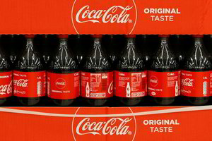 Istorinis „Coca-Cola“ užmojis – suka į alkoholinių gėrimų rinką