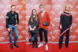 Spektaklio premjeroje – garsių vyrų sveikinimai moterims