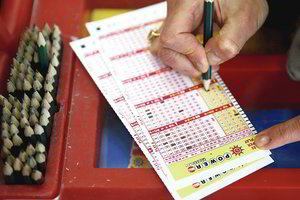 Milijonus laimėjusi moteris kovoja dėl savo privatumo