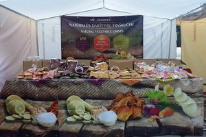 Lietuvių gamintais daržovių traškučiais mėgaujasi ir užsieniečiai