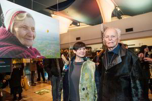 Aloyzas Sakalas su 36 metais jaunesne žmona Daiva lankėsi parodoje