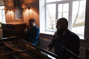 Pamatykite: „Golden Parazyth“ pristato naują klipą „At My House“