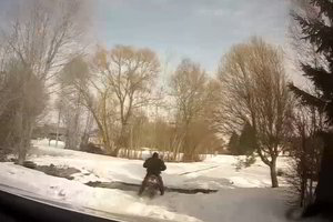 Nestojusį motorolerį Akmenės policininkai pasivijo bėgdami iš paskos