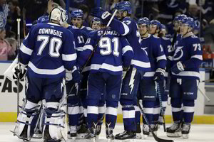 NHL lyderiai iškovojo penktąją pergalę iš eilės