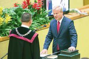Apkalta pavirto Seimo narių kaukių baliumi