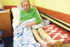 Spąstai prie slenksčio guvią pensininkę akimirksniu padarė neįgalią