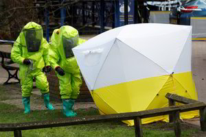 Theresa May davė atkirtį Rusijai už apnuodytą šnipą: paskelbtos sankcijos